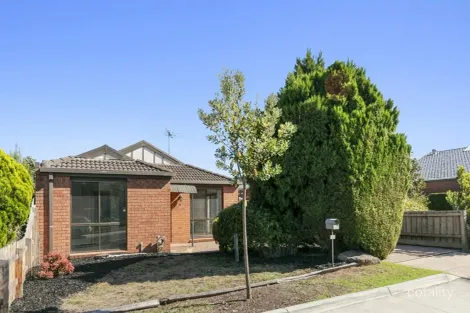 Property photo of 6 Molineux Way Roxburgh Park VIC 3064