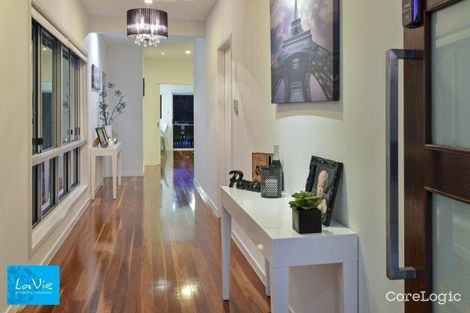 Property photo of 14 Canopy Court Brookwater QLD 4300