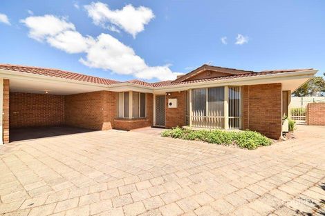 11 Howlett Pl, Leeming, WA 6149