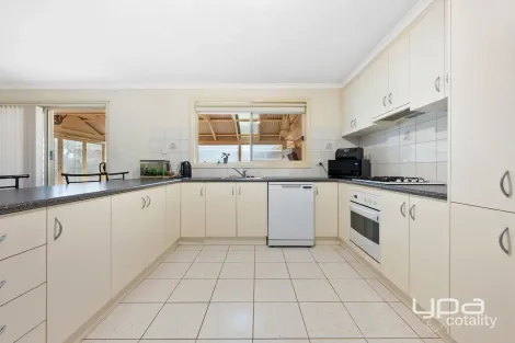 Property photo of 2 Comic Court Harkness VIC 3337