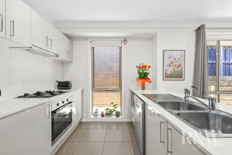 Property photo of 33 Delaware Street Spring Farm NSW 2570