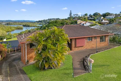 Property photo of 1 James Cook Drive Banora Point NSW 2486