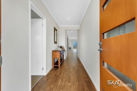 Property photo of 23 Water Lily Circuit Craigieburn VIC 3064