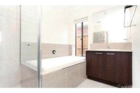 Property photo of 11 Maya Avenue Thornhill Park VIC 3335