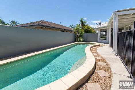 Property photo of 17 Winch Court Banksia Beach QLD 4507