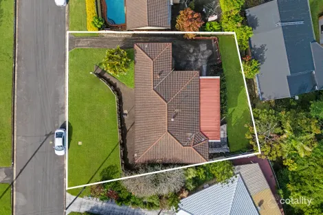 Property photo of 1 James Cook Drive Banora Point NSW 2486