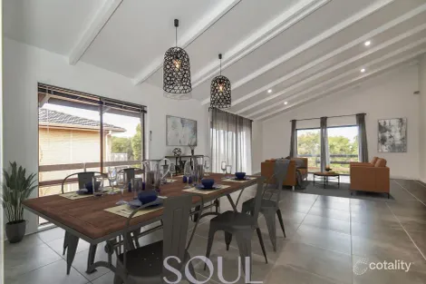 Property photo of 33 Lawford Crescent Griffith NSW 2680