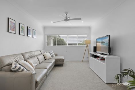 Property photo of 22 Pandanus Circuit Bolwarra NSW 2320