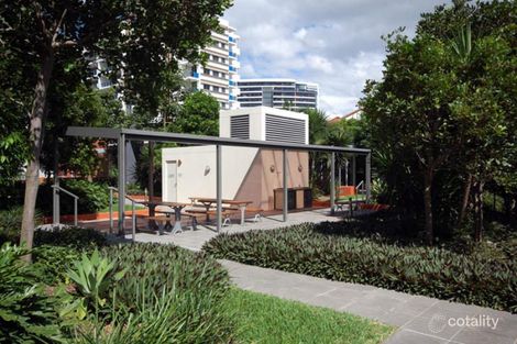 813/3 Como Cres, Southport, QLD 4215