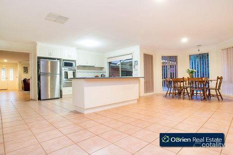 Property photo of 30 St Ives Drive Narre Warren South VIC 3805