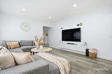 Property photo of 6 Shepherd Avenue Roxburgh Park VIC 3064