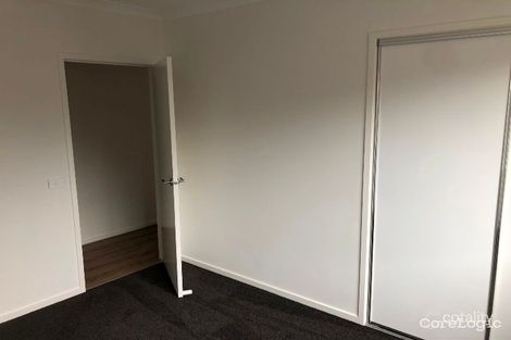 Property photo of 42 Rosette Parade Craigieburn VIC 3064