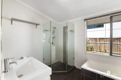 Property photo of 10 Dunrod Street Holland Park West QLD 4121