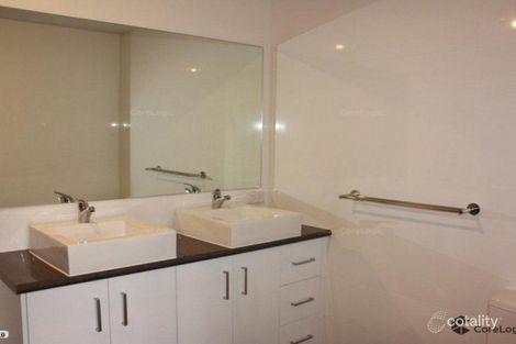 Property photo of 2/10 Joshua Place Oxenford QLD 4210
