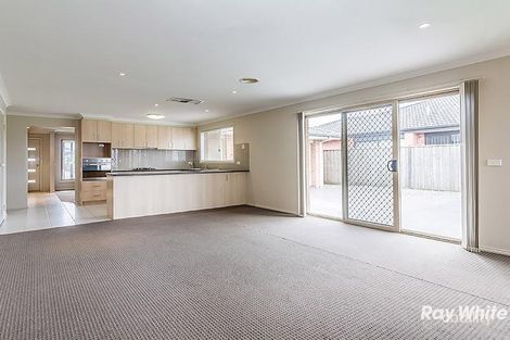 Property photo of 12 Charlbury Crescent Cranbourne North VIC 3977