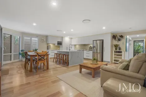 Property photo of 20 Lilyvale Crescent Ormeau QLD 4208