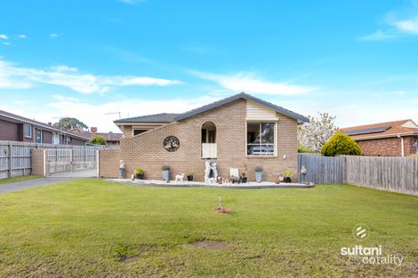 Property photo of 10 Rearden Close Endeavour Hills VIC 3802