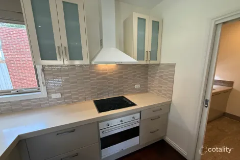 Property photo of 1/3 Nerissa Grove Oak Park VIC 3046