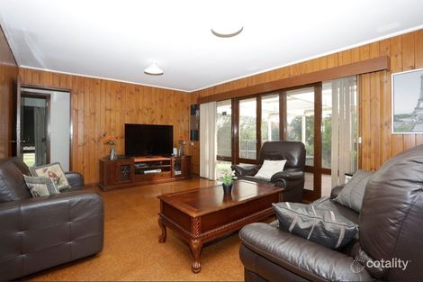 Property photo of 25 Highvale Road Glen Waverley VIC 3150