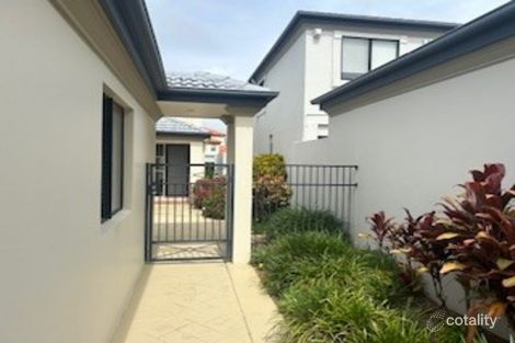 17/2 Bronberg Ct, Southport, QLD 4215