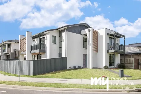 1 Crest Rd, Gledswood Hills, NSW 2557