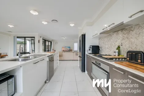 Property photo of 1 Crest Road Gledswood Hills NSW 2557
