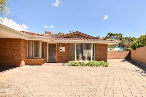 Property photo of 11 Howlett Place Leeming WA 6149