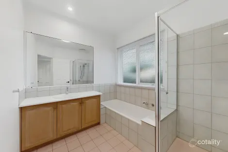 Property photo of 1 Nightingale Close Donvale VIC 3111