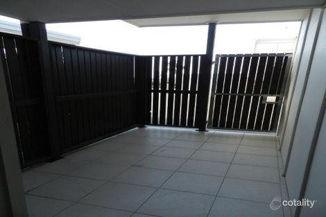Property photo of 2/9 Cockatoo Drive New Auckland QLD 4680
