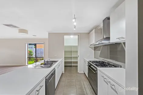 Property photo of 22 McMahon Avenue Armstrong Creek VIC 3217