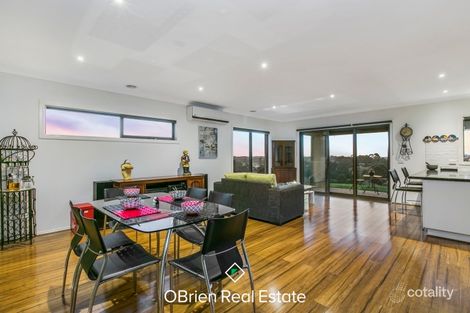 Property photo of 10 Mayfair Drive Drouin VIC 3818