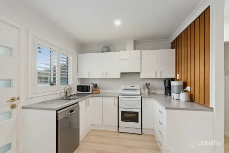 Property photo of 9 Tallawong Crescent Dapto NSW 2530