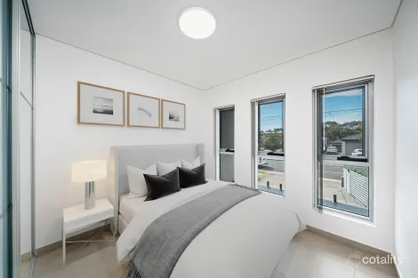 Property photo of 120 Juno Parade Greenacre NSW 2190