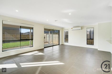 Property photo of 19 Yacht Road Point Cook VIC 3030