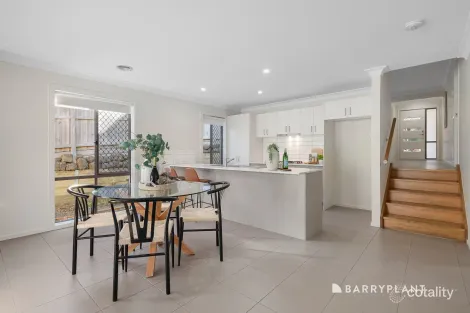 Property photo of 12 Trainor Street Doreen VIC 3754
