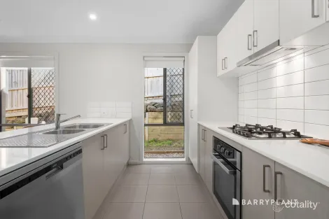 Property photo of 12 Trainor Street Doreen VIC 3754