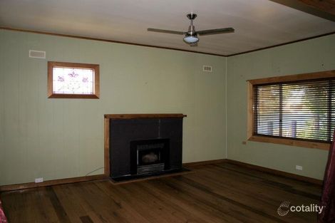 Property photo of 38 Beauchamp Street Heathcote VIC 3523