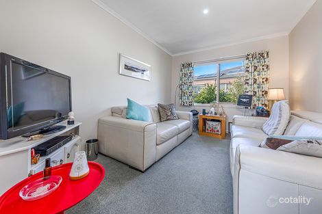 Property photo of 6 Sullivan Court Romsey VIC 3434