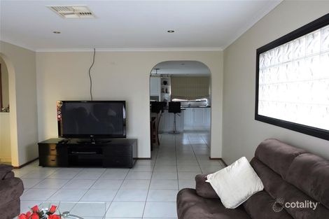 Property photo of 5 Dowell Court Dandenong North VIC 3175