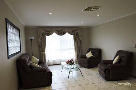 Property photo of 5 Dowell Court Dandenong North VIC 3175