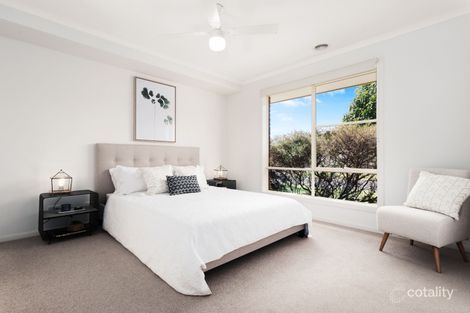 Property photo of 3 Spring Circuit Pakenham VIC 3810
