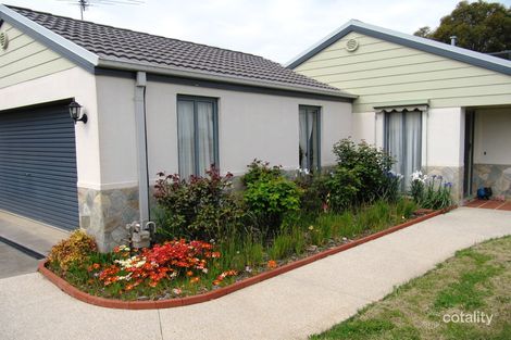 Property photo of 36 Sunny Park Close Gisborne VIC 3437