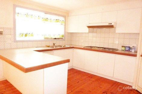 Property photo of 10 Carrington Crescent Carrum Downs VIC 3201