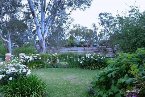Property photo of 27 Wollundry Avenue Wagga Wagga NSW 2650