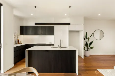 Property photo of 202/121 Clarence Road Indooroopilly QLD 4068