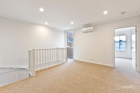 Property photo of 14 Courthouse Walk Doreen VIC 3754