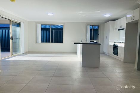 Property photo of 16 Bradford Circuit Dubbo NSW 2830