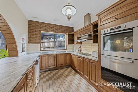 Property photo of 4 Cumberland Way Endeavour Hills VIC 3802