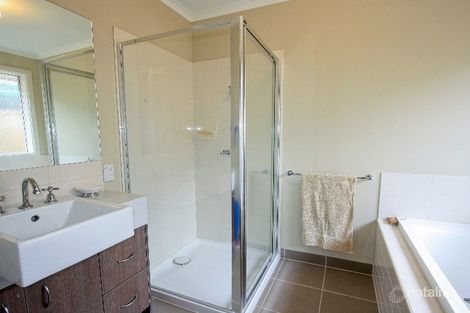 Property photo of 19 Moorookyle Avenue Tarneit VIC 3029