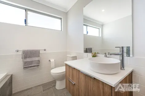 Property photo of 8 Catseye Walk Treeby WA 6164